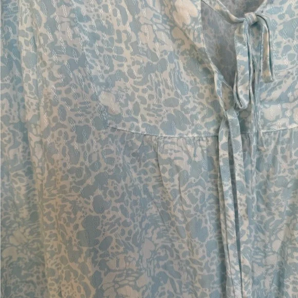 Melrose and Market Pastel Blue Floral Blouse NWT - Picture 3 of 8